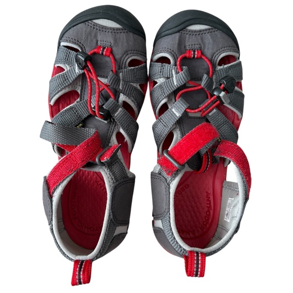 Keen Big Kids' Seacamp II CNX Sandal Size 2 Grey/Red Hiking Waterproof Comfort - Picture 2 of 10